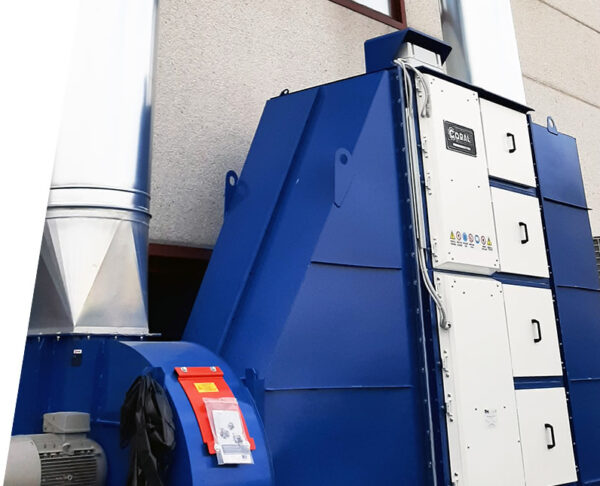 Installazione nuovo aspiratore fumi nella sede di Rovato